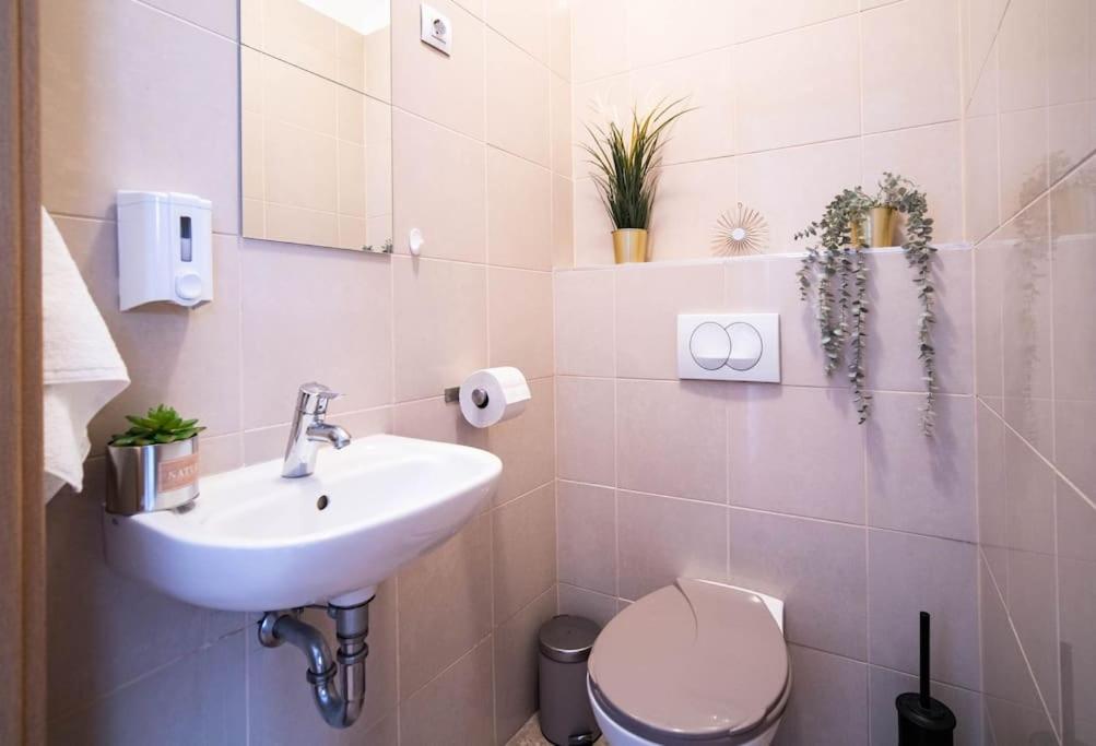 Free Parking! Soho Budapest 304, 4 Ppl, Ac, Fast Wifi, Smart Tv Zewnętrze zdjęcie