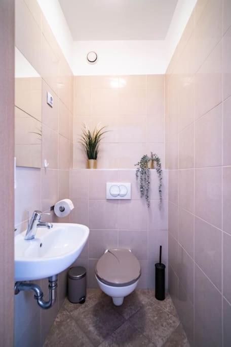 Free Parking! Soho Budapest 304, 4 Ppl, Ac, Fast Wifi, Smart Tv Zewnętrze zdjęcie